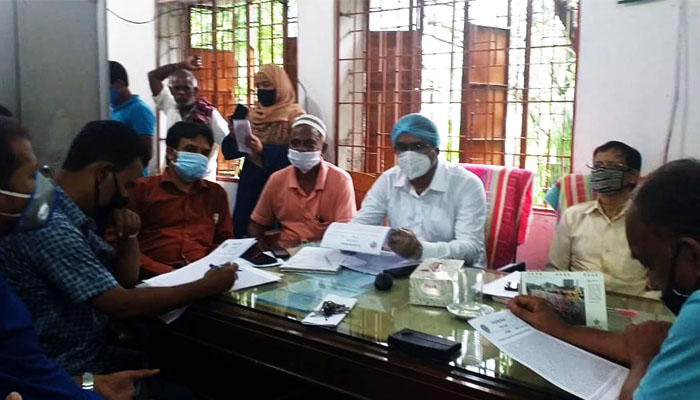 রেজিস্ট্রেশন করতে না পেরে শিক্ষার্থীর আত্মহত্যা, প্রধান শিক্ষকসহ বহিষ্কার ৩ 1 রেজিস্ট্রেশন করতে না পেরে শিক্ষার্থীর আত্মহত্যা, প্রধান শিক্ষকসহ বহিষ্কার ৩ 1