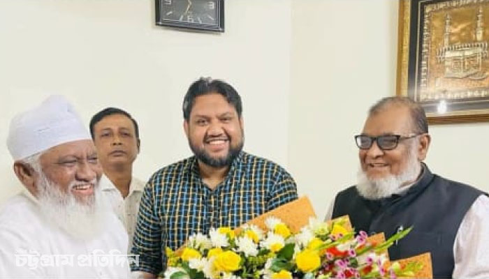 সুফি মিজান পরিবারকে কাঠগড়ায় তুলছে খুলশীর মামলা, ‘মা জননী’ ১ নাম্বারে 1 সুফি মিজানুর রহমানের চট্টগ্রামের বাসায় সাবেক মুক্তিযুদ্ধবিষয়ক মন্ত্রী আ ক ম মোজাম্মেল হক।