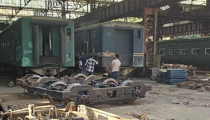 চট্টগ্রামে রেলের ১০ ইঞ্জিন অকেজো, মিলছে না যন্ত্রাংশ 1