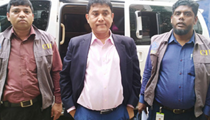 গোয়ালিনী গুঁড়া দুধে ভয়াবহ জালিয়াতি, এসএ গ্রুপের শাহাবুদ্দিনকে ধরতে আদালতের পরোয়ানা 1 অর্থ আত্মসাতের অভিযোগে কয়েক বছর আগে আইনশৃঙ্খলা রক্ষাকারী বাহিনীর হাতে আটক হয়েছিলেন শাহাবুদ্দিন আলম।