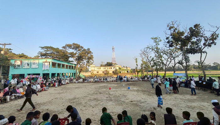 পহরচাঁদায় প্রবীণ মেলা, গ্রামীণ খেলায় মাতল গ্রাম 1