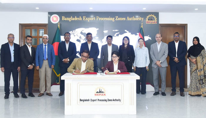 ঢাকায় বেপজা কার্যালয়ে চীনা কোম্পানি হুয়াজু এক্সেসরিজের সঙ্গে চুক্তি স্বাক্ষর সম্পন্ন হয়।