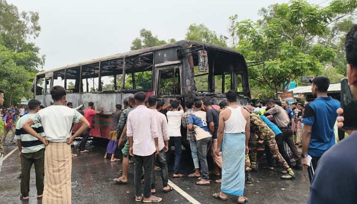 বেপরোয়া বাস