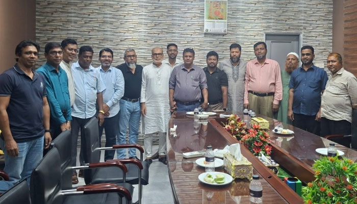 সোমবার (৩ আগস্ট) চট্টগ্রাম নগরের যমুনা ভবনে বাংলাদেশ অয়েল এন্ড গ্যাস ওয়ার্কার্স ফেডারেশনের জরুরি সভা অনুষ্ঠিত হয়।